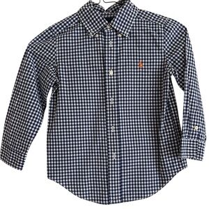 Toddler boy’s checkered dress shirt.
